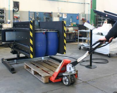 Stationary pallet inverters